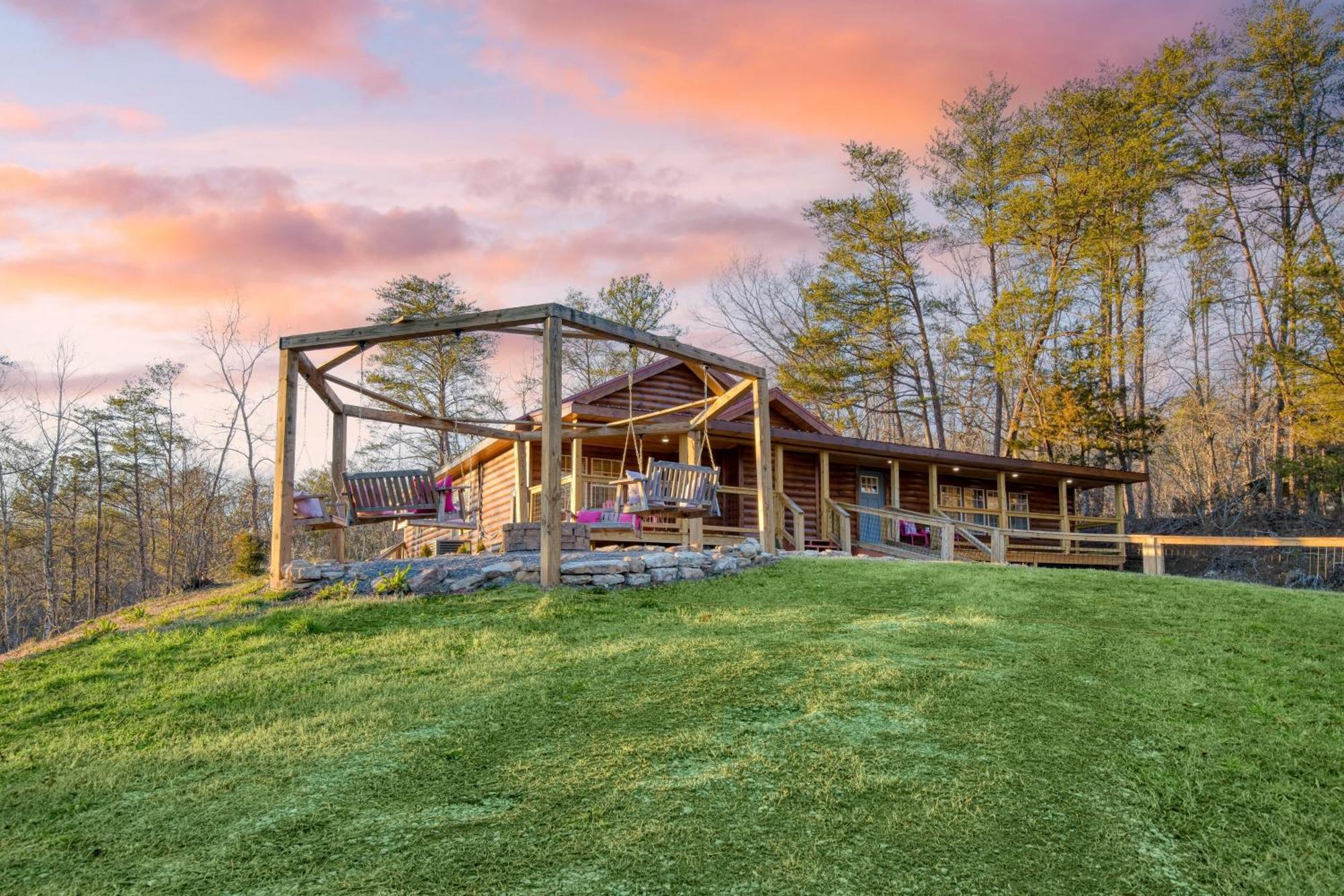 Pink Pines Avantstay Luxury Aesthetic Dream Indoor Pool Hot Tub Pigeon Forge